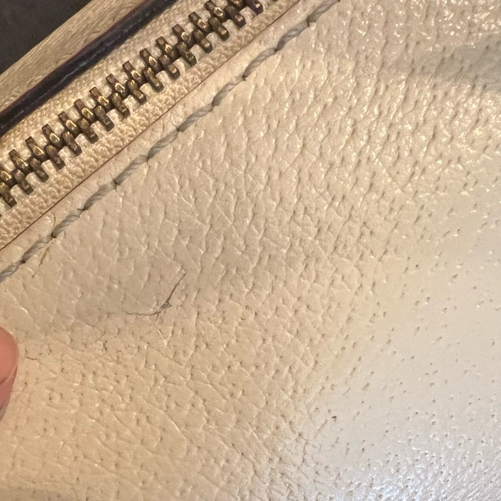 Kate Spade Black and Cream Satchel with Sleek Design - Picture 5 of 9